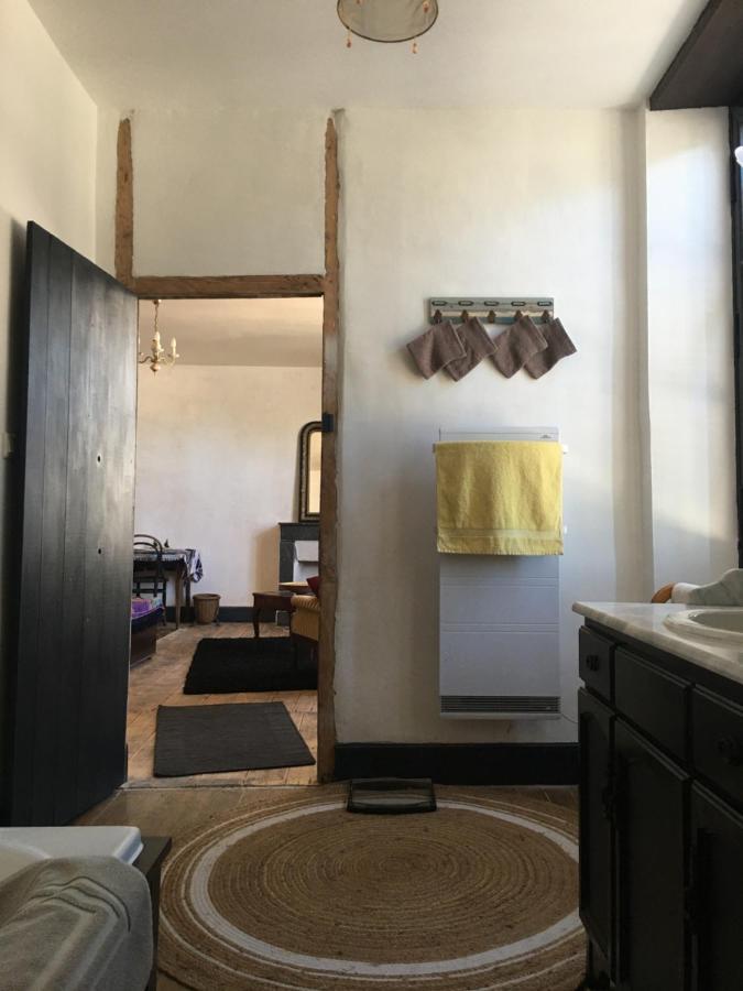 Chambre Sdb Privee Townhouse 26 Chambres D'Hotes Civray Civray  Buitenkant foto